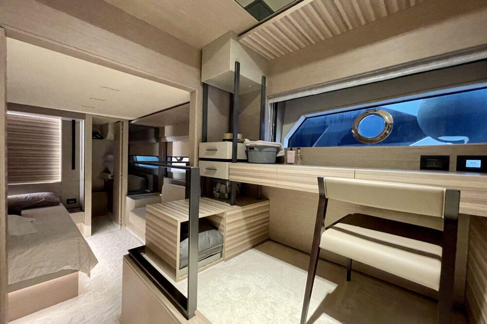 2021 FERRETTI YACHTS 670 